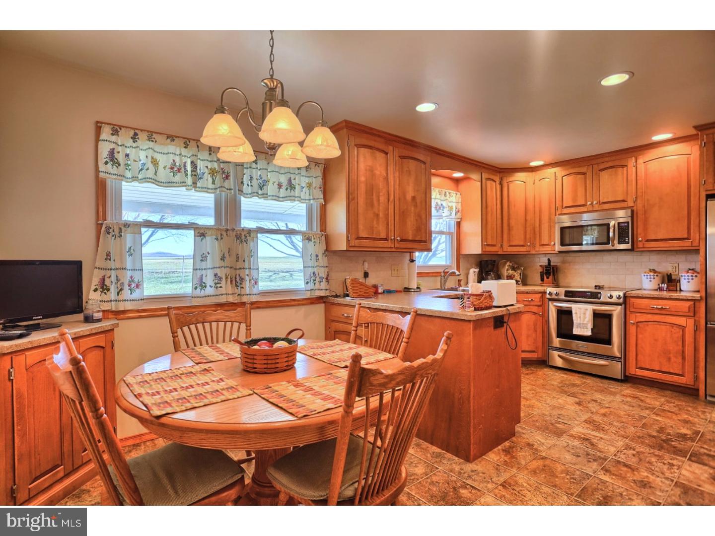 15 Stitzer Road Oley, PA 19547 - Photo 4 of 25