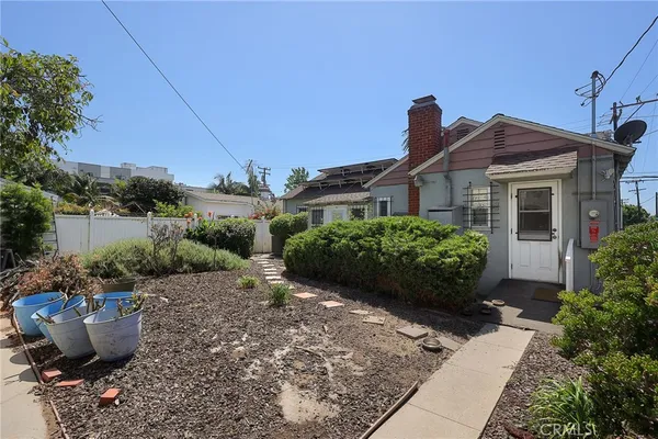 $799,000 | 803 East La Palma Drive, Inglewood, CA 90301