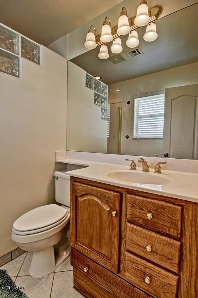 3503 South Terrace Road Tempe, AZ 85282 - Photo 14 of 41 14 Master Bath 1 E