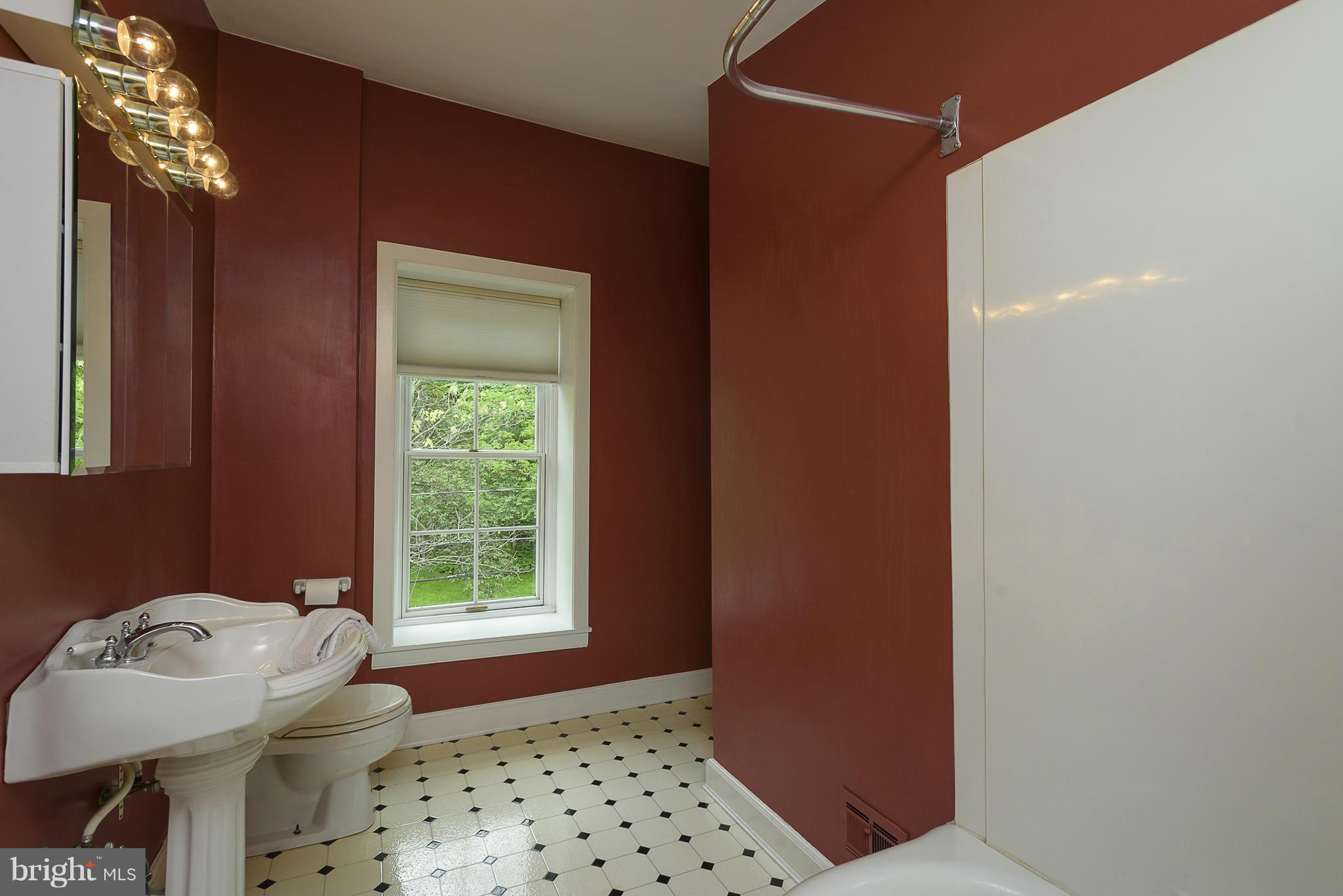 2407 Pickwick Road Baltimore, MD 21207 - Photo 25 of 30 Bath