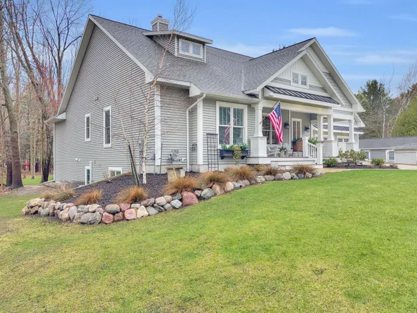 $935,000 | 133 East Hanover Street, Pentwater, MI 49449