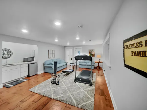 $935,000 | 133 East Hanover Street, Pentwater, MI 49449