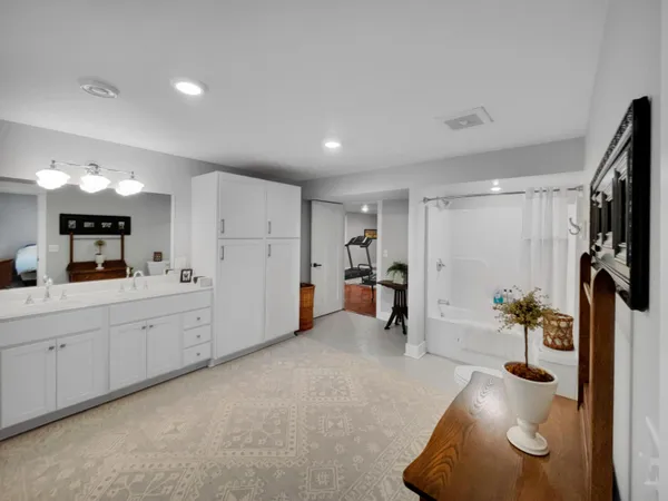 $935,000 | 133 East Hanover Street, Pentwater, MI 49449