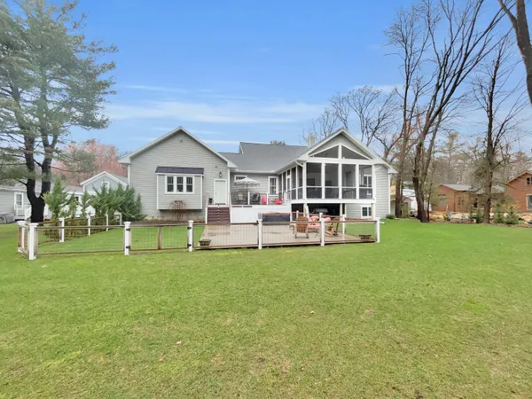 $935,000 | 133 East Hanover Street, Pentwater, MI 49449