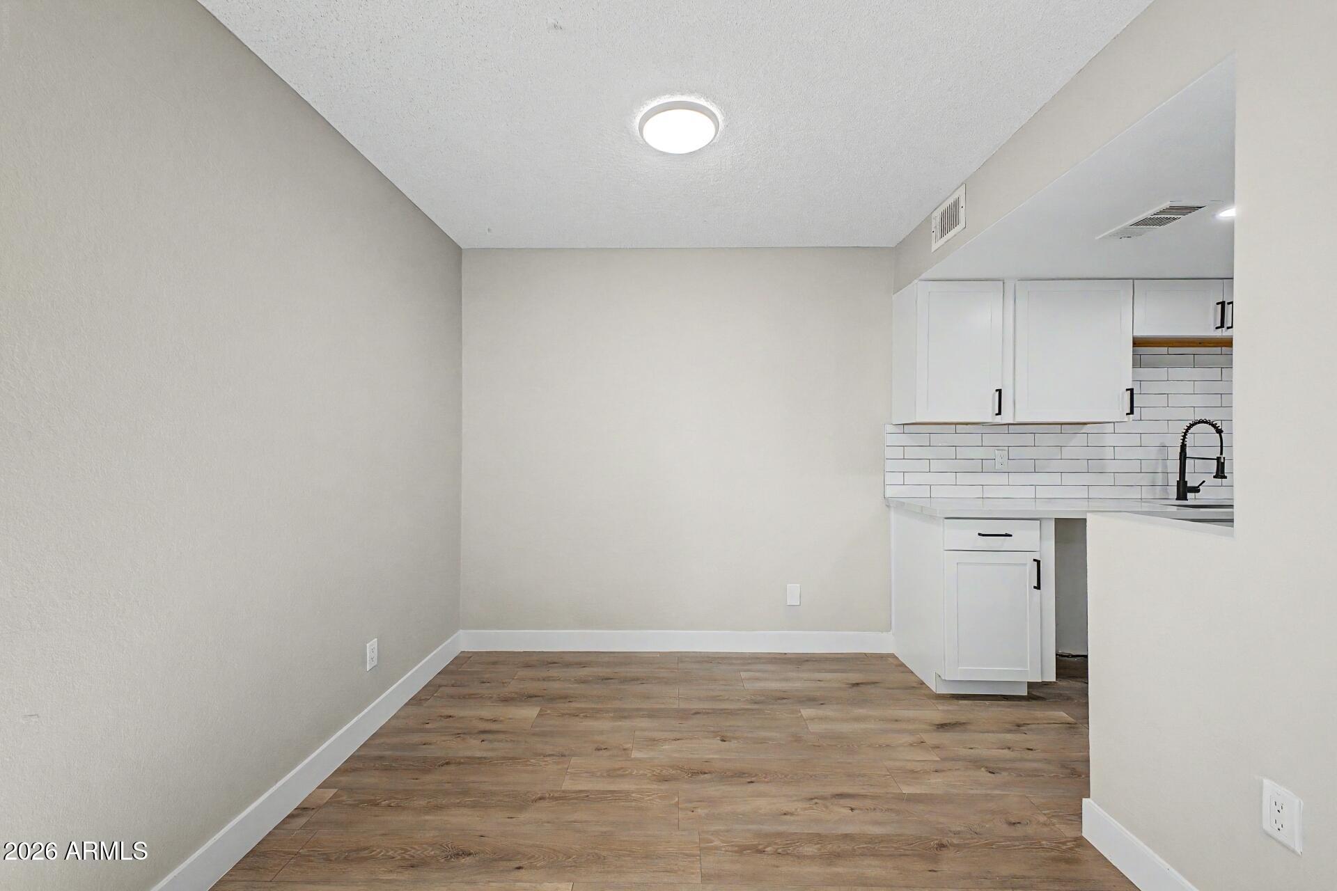 4107 West Wonderview Road Phoenix, AZ 85019 - Photo 11 of 37