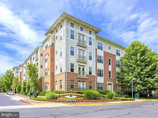 $449,000 | 9486 Virginia Center Boulevard, Unit 203, Vienna, VA 22181