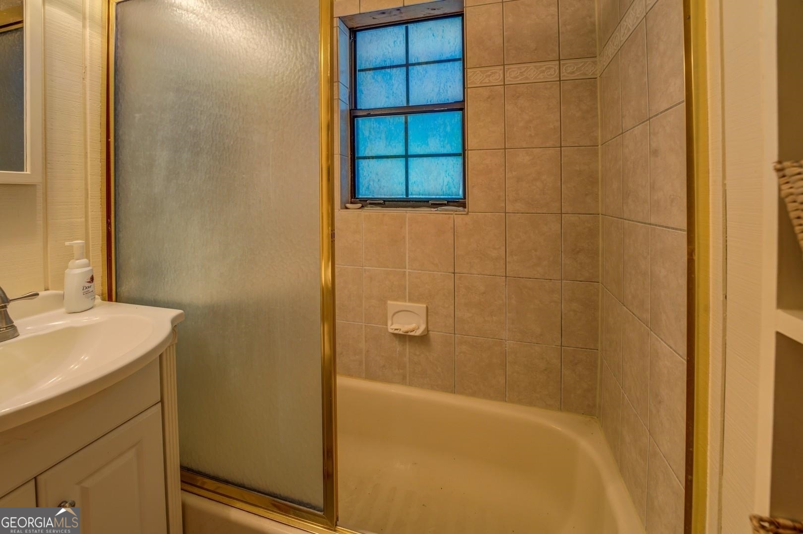 393 Templeton Road Mansfield, GA 30055 - Photo 32 of 54 a bathroom with a shower