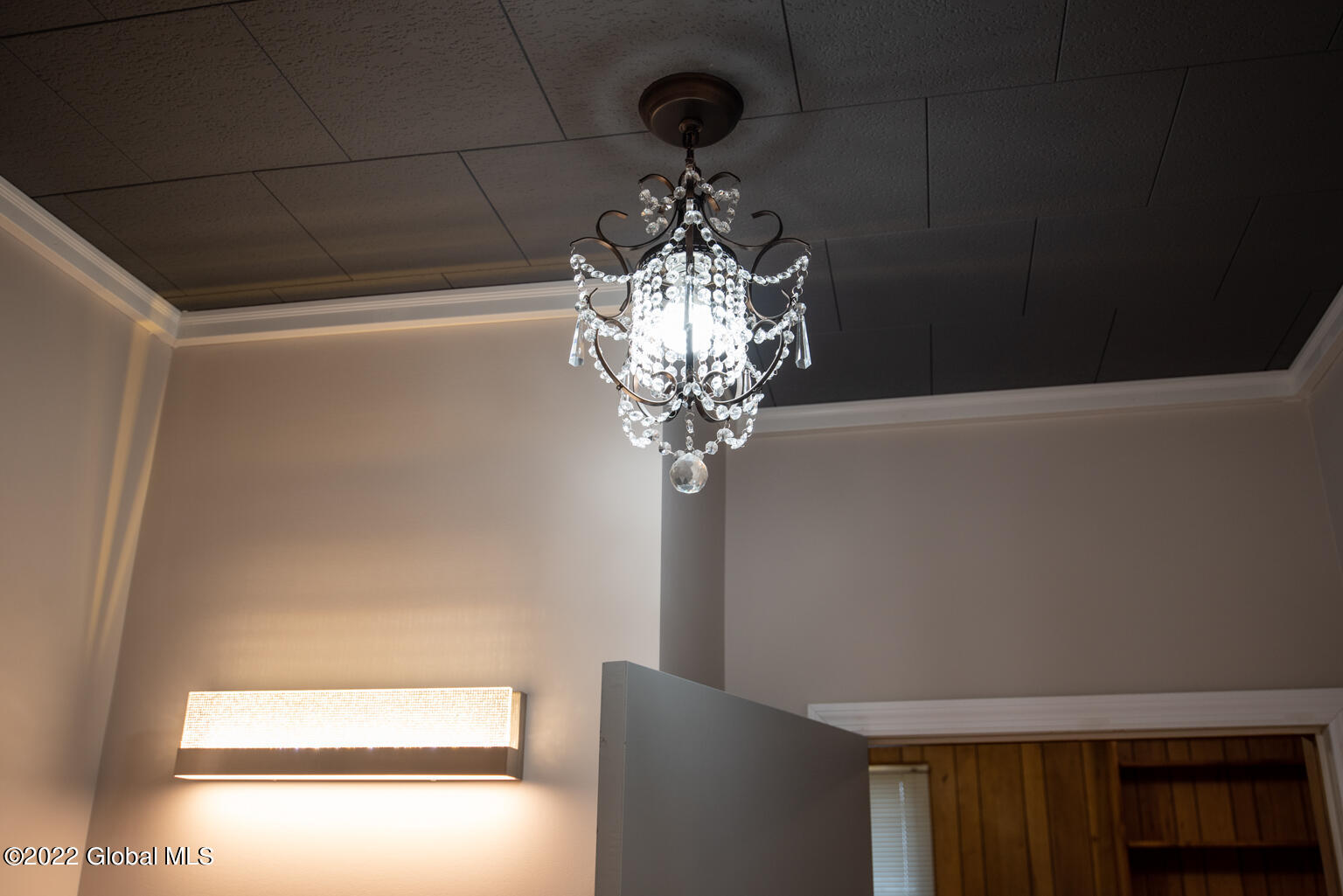 457 Troy Schenectady Road Colonie, NY 12110 - Photo 12 of 31 Chandelier