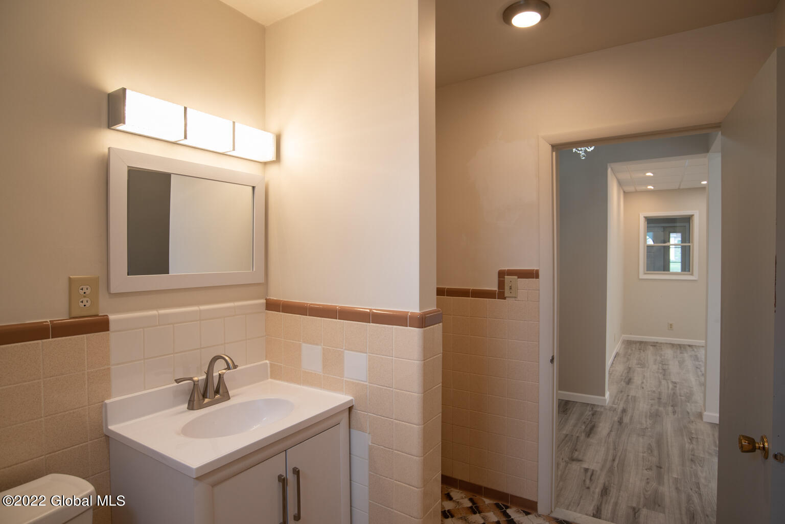 457 Troy Schenectady Road Colonie, NY 12110 - Photo 14 of 31 1st Floor Bathroom