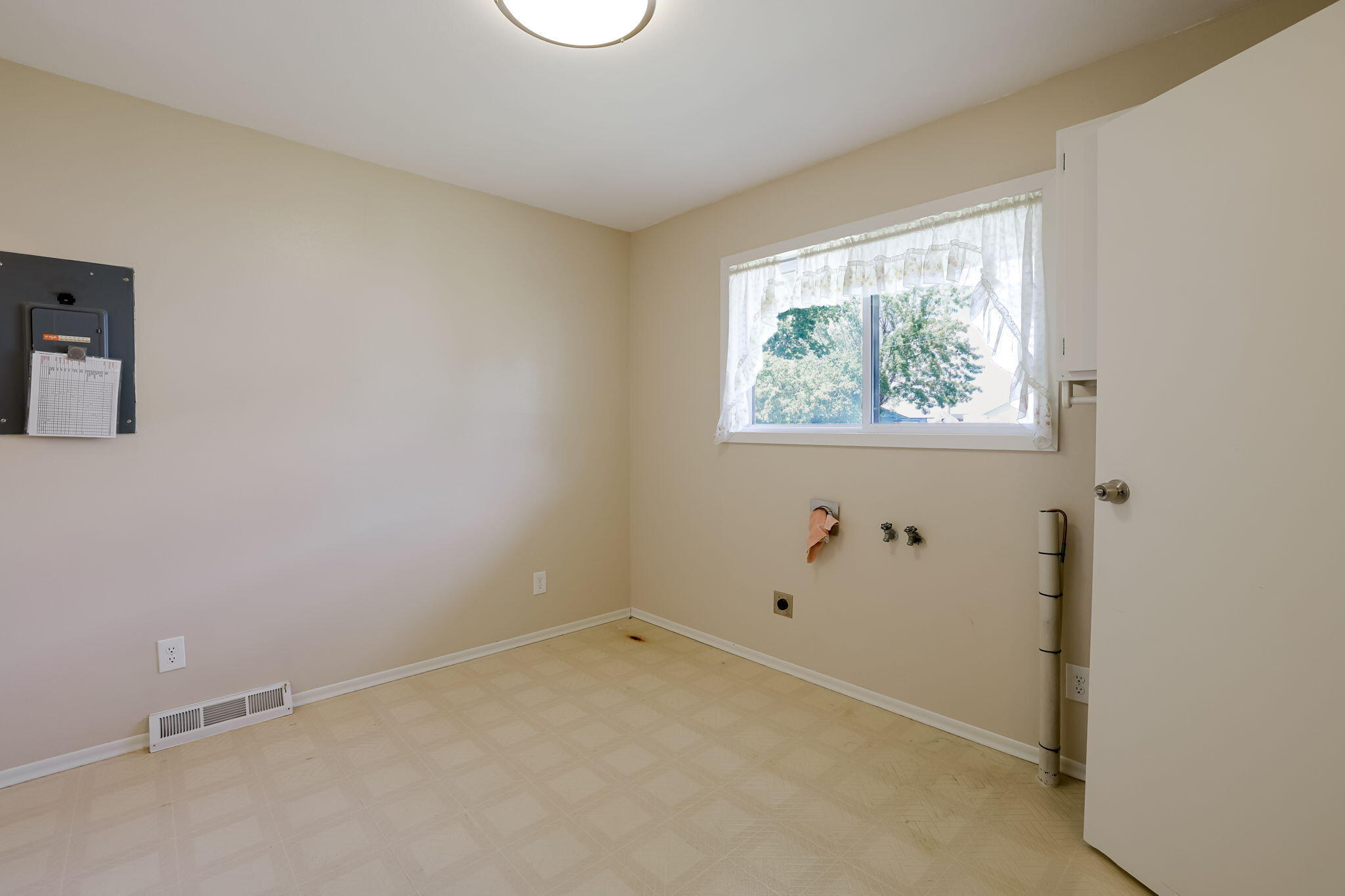 415 9th Street Metolius, OR 97741 - Photo 28 of 49 25-web-or-mls-415 9th Street-27