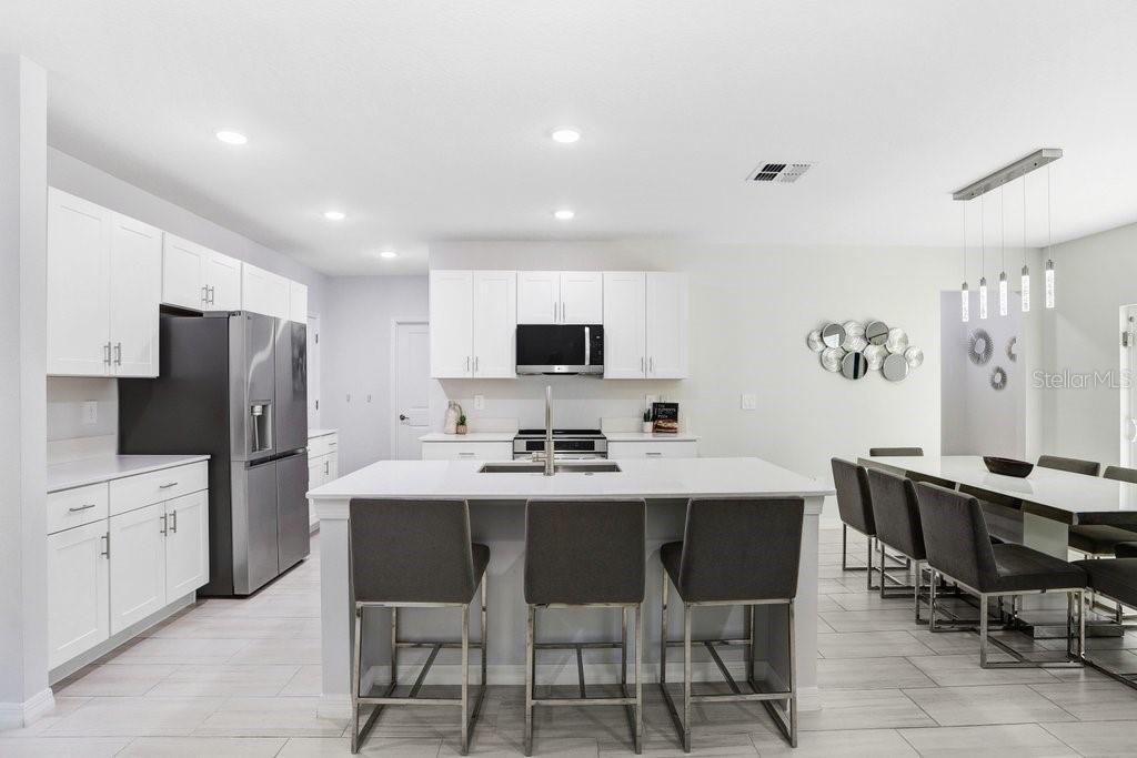 2401 Lanier Road Zephyrhills, FL 33541 - Photo 11 of 63