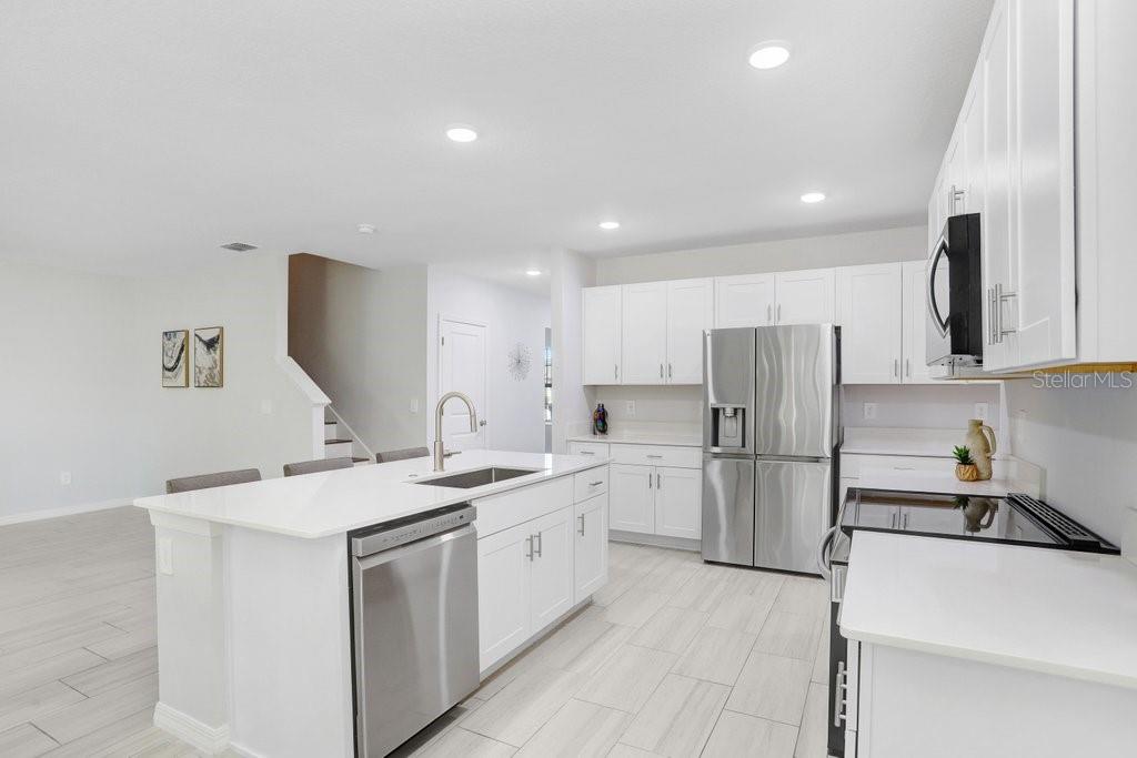 2401 Lanier Road Zephyrhills, FL 33541 - Photo 14 of 63