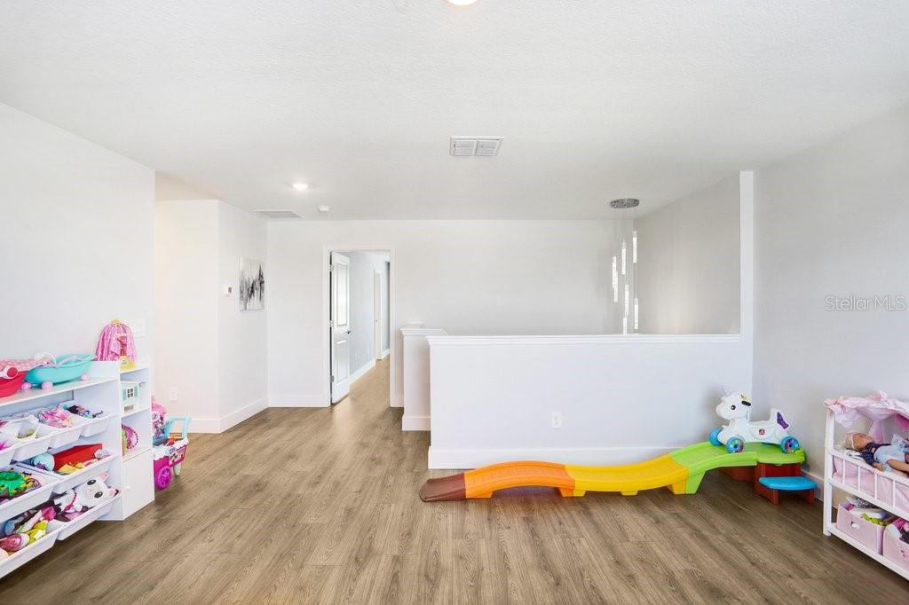 2401 Lanier Road Zephyrhills, FL 33541 - Photo 27 of 63