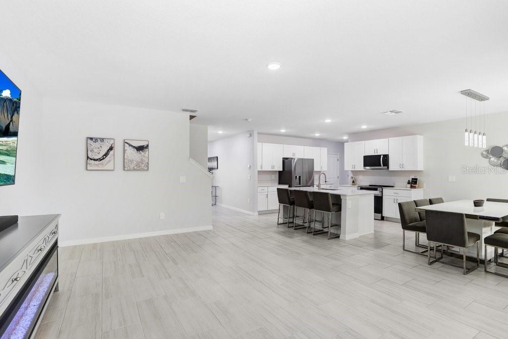 2401 Lanier Road Zephyrhills, FL 33541 - Photo 10 of 63