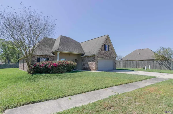 $275,900 | 2264 Zelmere Street, Zachary, LA 70791
