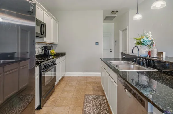 $275,900 | 2264 Zelmere Street, Zachary, LA 70791