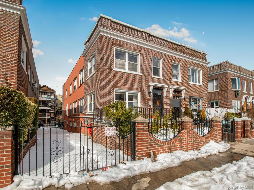 21-62 24th Street Queens, NY 11105 - Photo 2 of 46