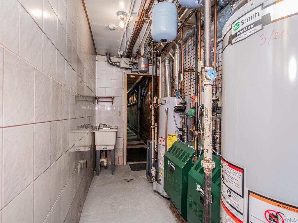 21-62 24th Street Queens, NY 11105 - Photo 30 of 46