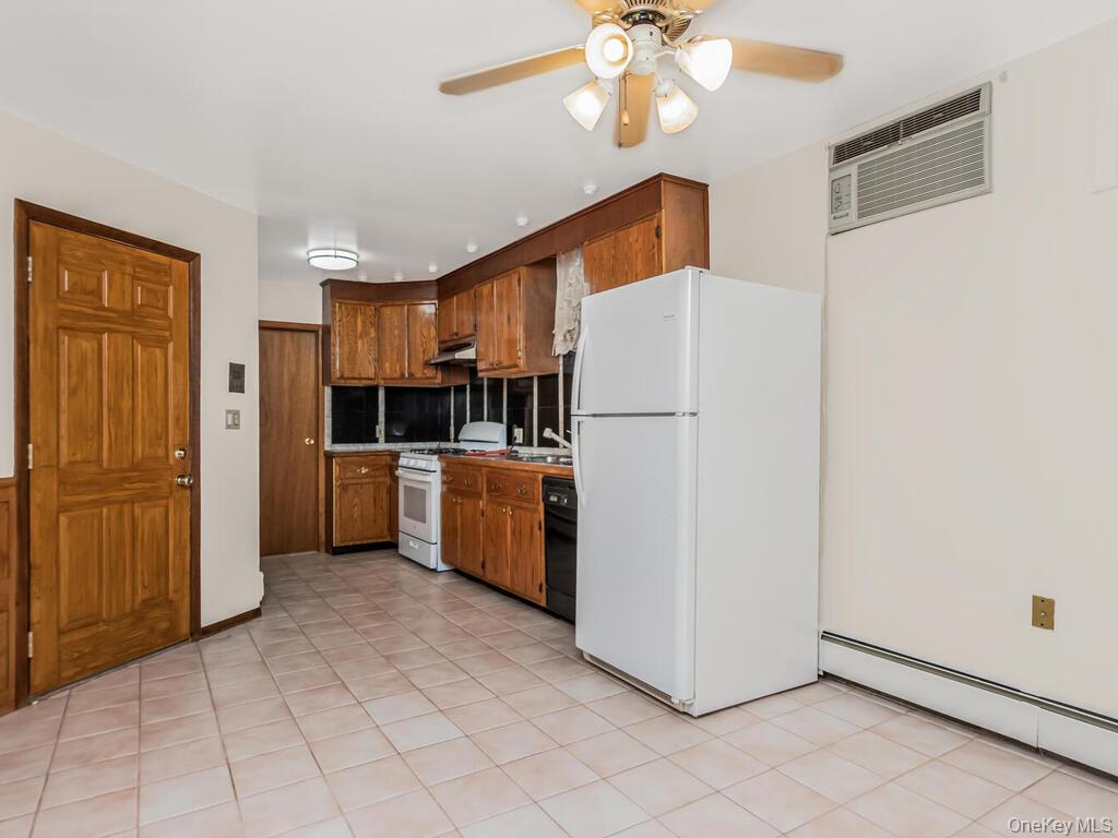 21-62 24th Street Queens, NY 11105 - Photo 36 of 46