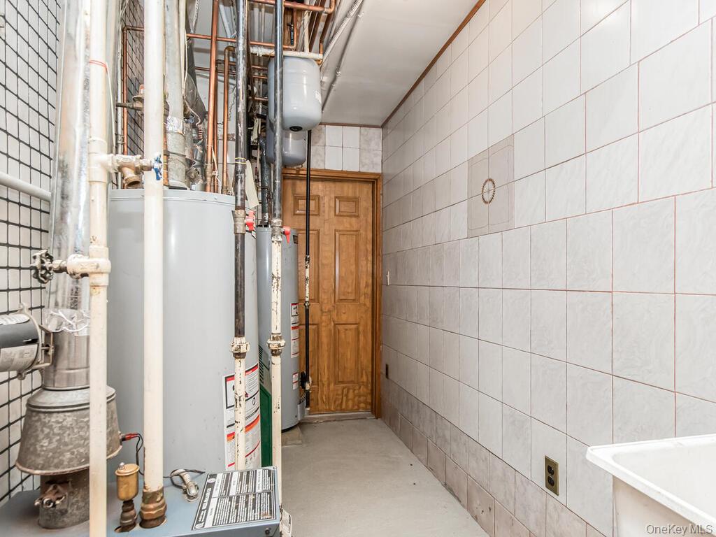 21-62 24th Street Queens, NY 11105 - Photo 40 of 46