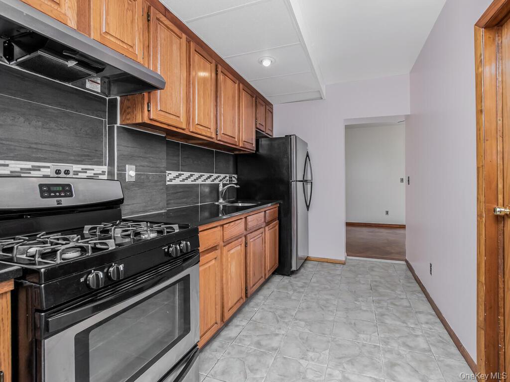 21-62 24th Street Queens, NY 11105 - Photo 9 of 46