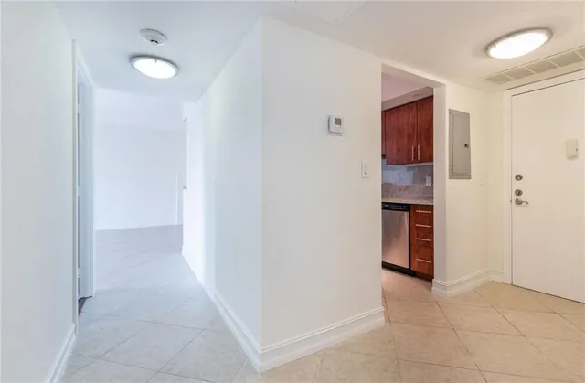 $420,000 | 950 Ponce De Leon Road, Unit 408, Boca Raton, FL 33432