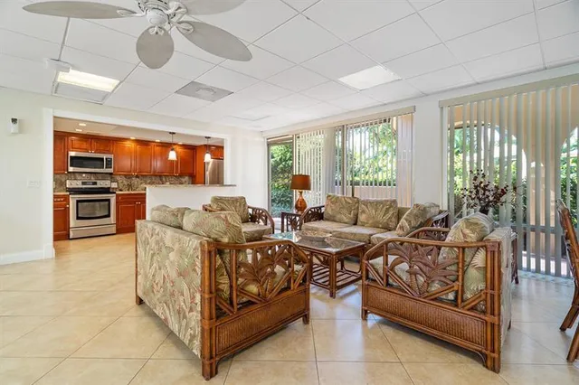 $420,000 | 950 Ponce De Leon Road, Unit 408, Boca Raton, FL 33432