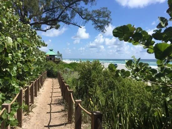 $420,000 | 950 Ponce De Leon Road, Unit 408, Boca Raton, FL 33432