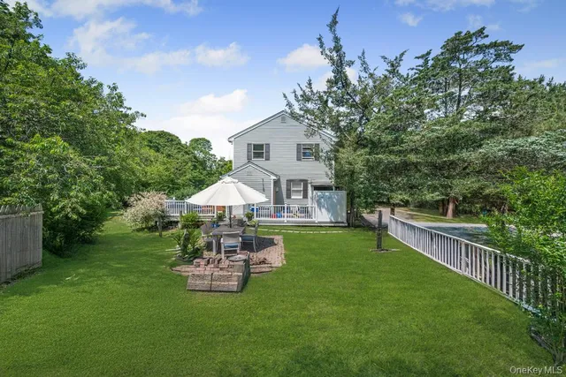 $849,000 | 4 Cooks Lane, Westhampton, NY 11977