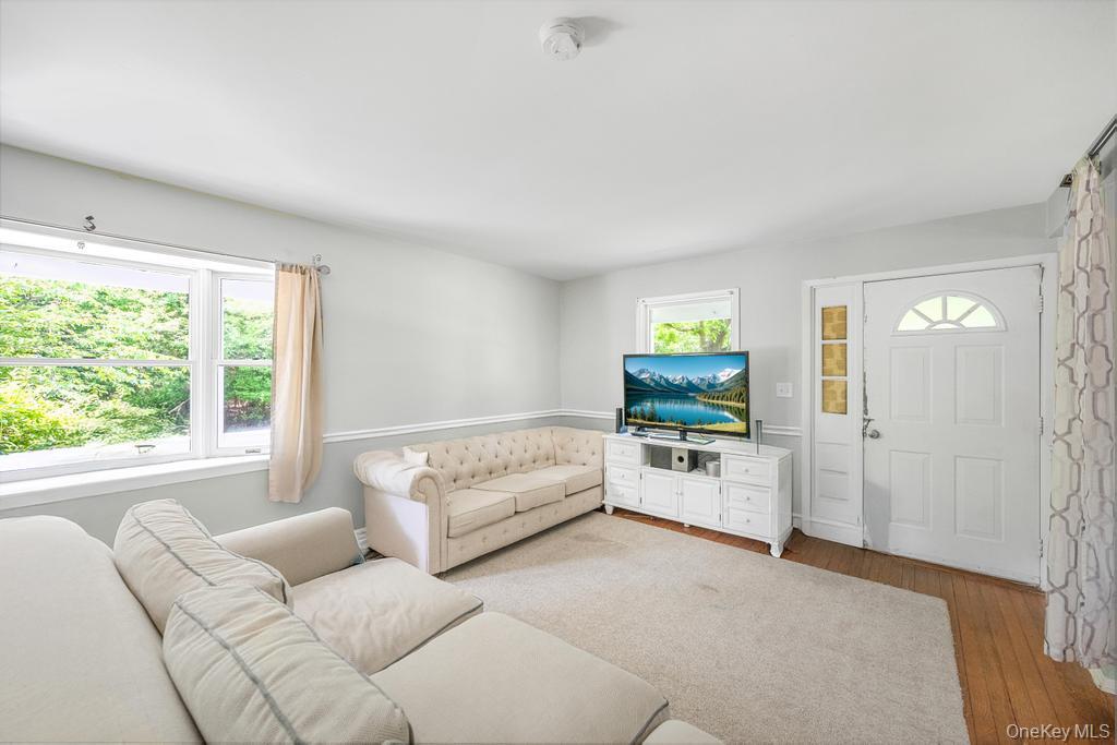 4 Cooks Lane Westhampton, NY 11977 - Photo 14 of 33 Living area with wood finished floors