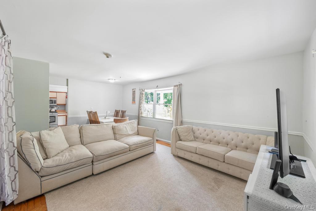 4 Cooks Lane Westhampton, NY 11977 - Photo 18 of 33 View of living room