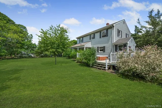 $849,000 | 4 Cooks Lane, Westhampton, NY 11977