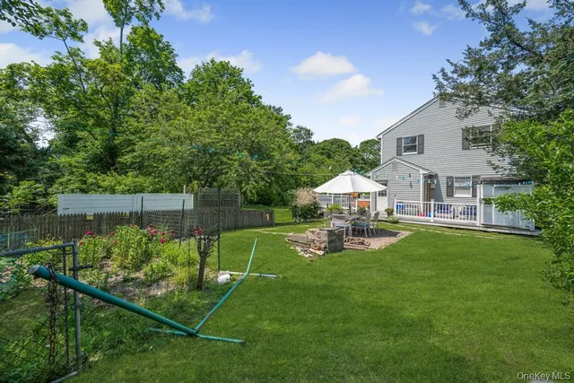 $849,000 | 4 Cooks Lane, Westhampton, NY 11977