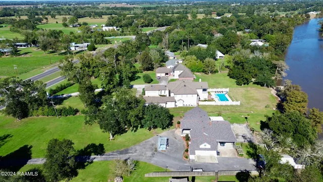 $4,000 | 1412 Highway 167, Abbeville, LA 70510