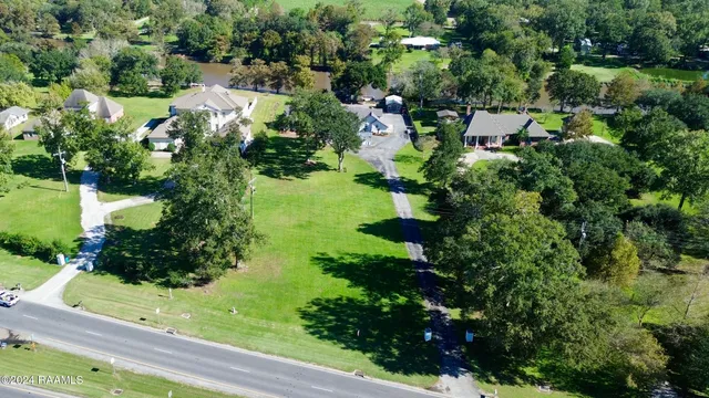 $4,000 | 1412 Highway 167, Abbeville, LA 70510