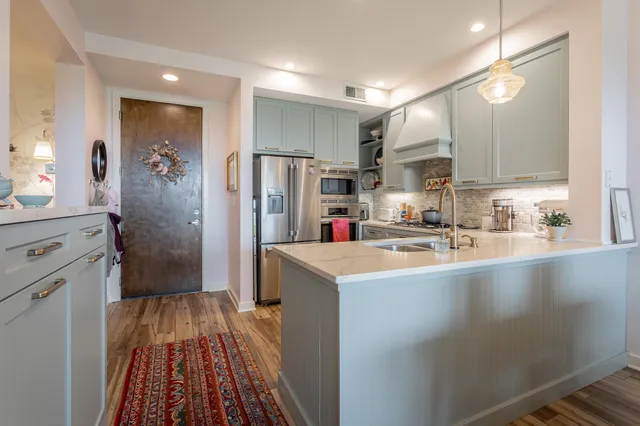 $725,000 | 200 Manufacturers Road, Unit 507, Chattanooga, TN 37405