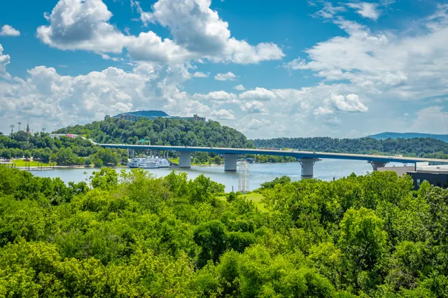 $725,000 | 200 Manufacturers Road, Unit 507, Chattanooga, TN 37405