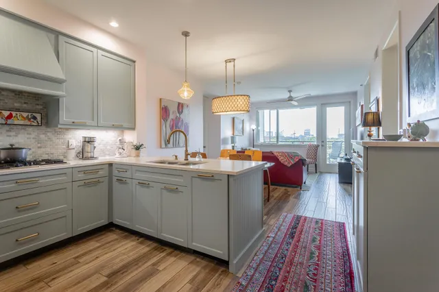 $725,000 | 200 Manufacturers Road, Unit 507, Chattanooga, TN 37405