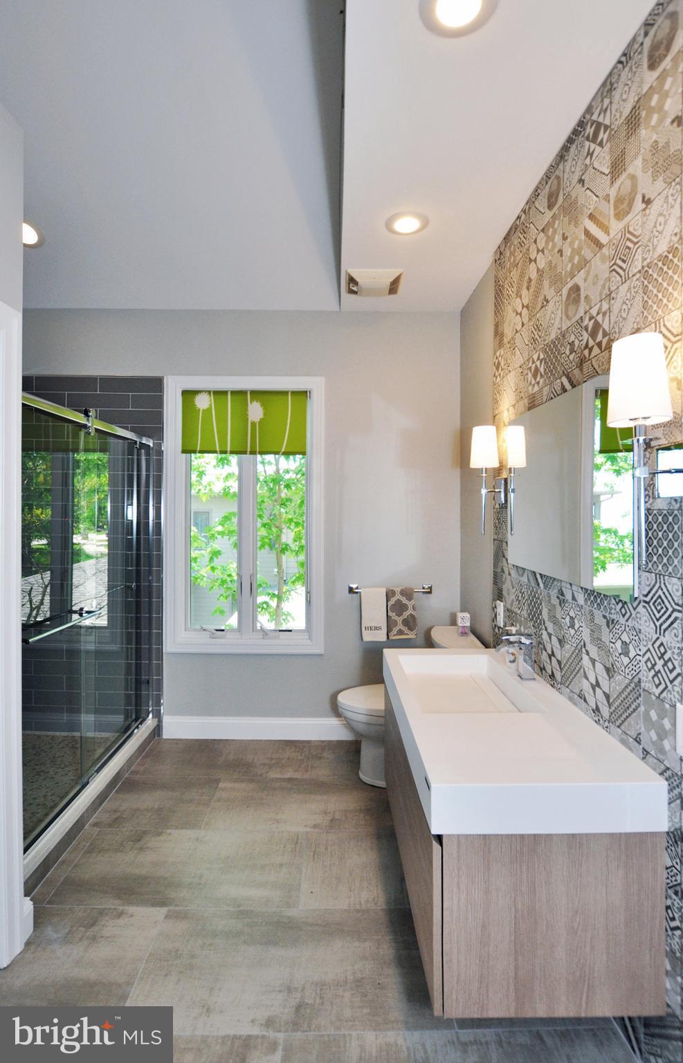 2027 Chesapeake Road Annapolis, MD 21409 - Photo 39 of 72 Renovated 2nd bathrrom (Water view)