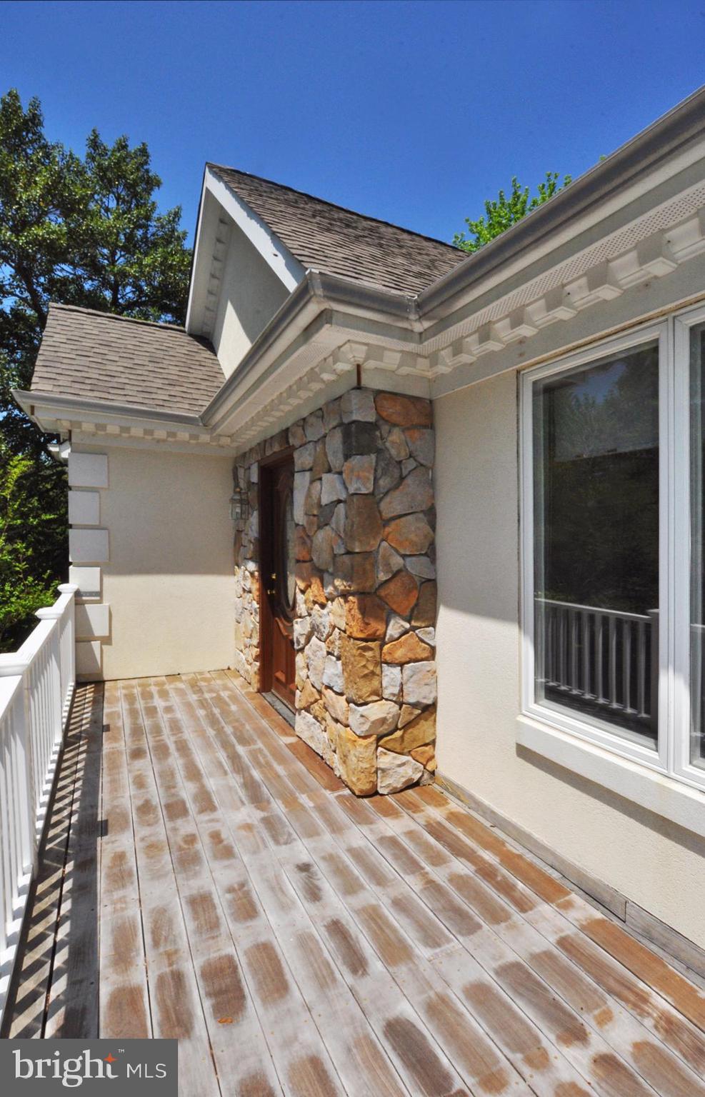 2027 Chesapeake Road Annapolis, MD 21409 - Photo 43 of 72 Upper-level front balcony