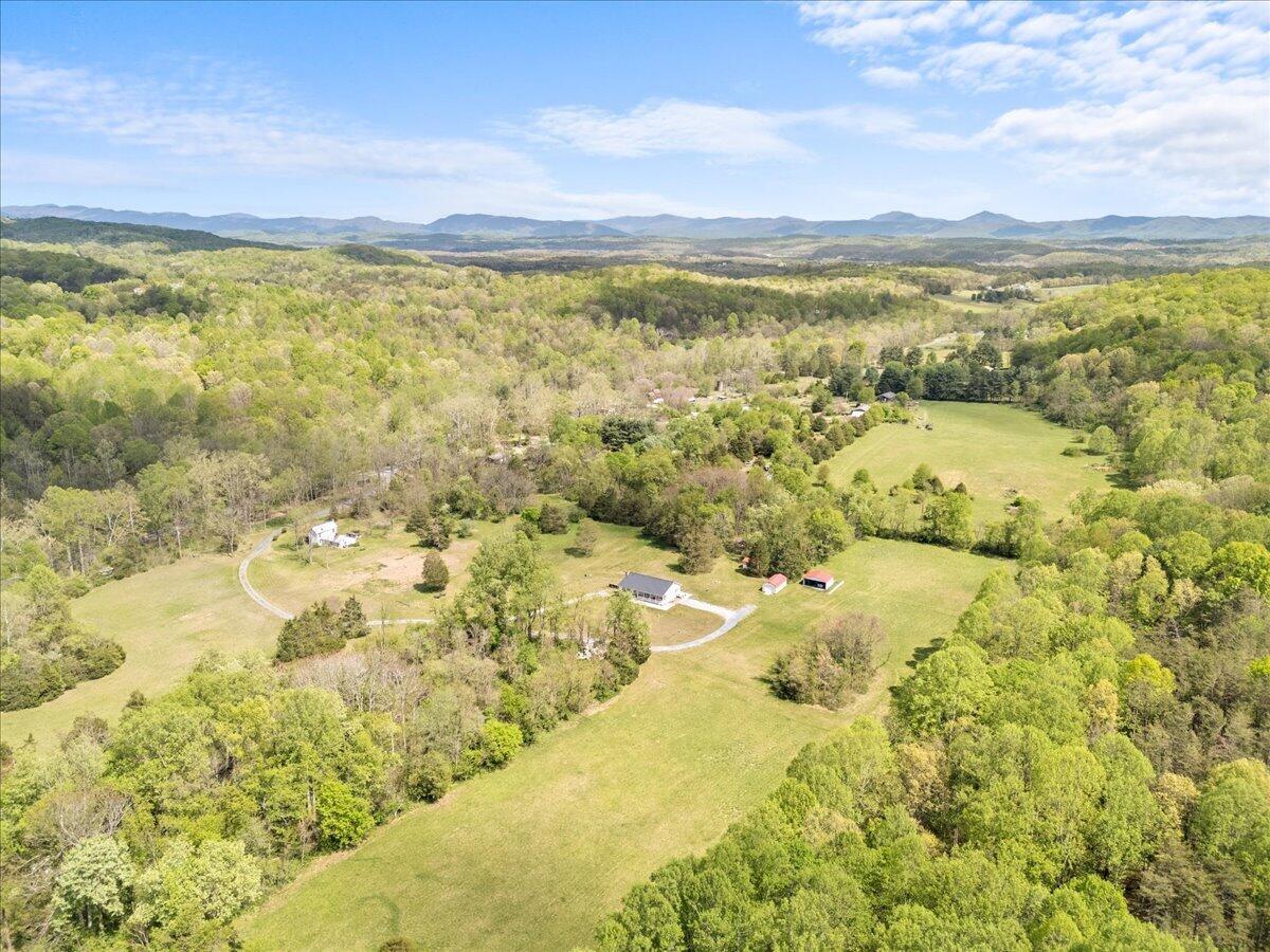 4133 Grove Hill Road Fincastle, VA 24090 - Photo 51 of 66 a view of city and swimming pool