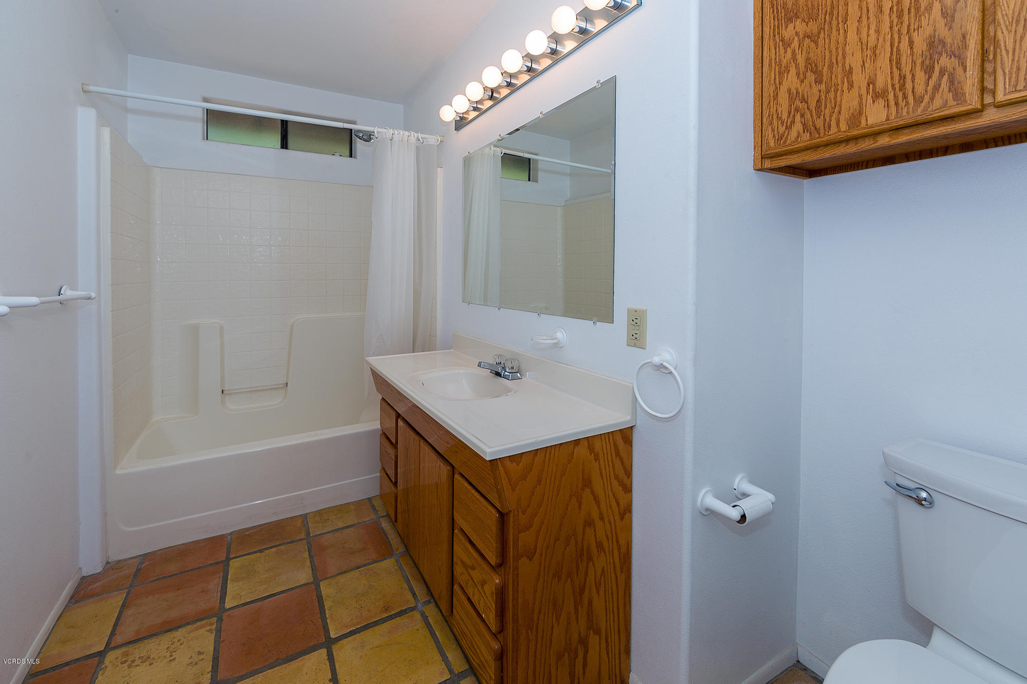 8205 Waters Road Moorpark, CA 93021 - Photo 13 of 21 60