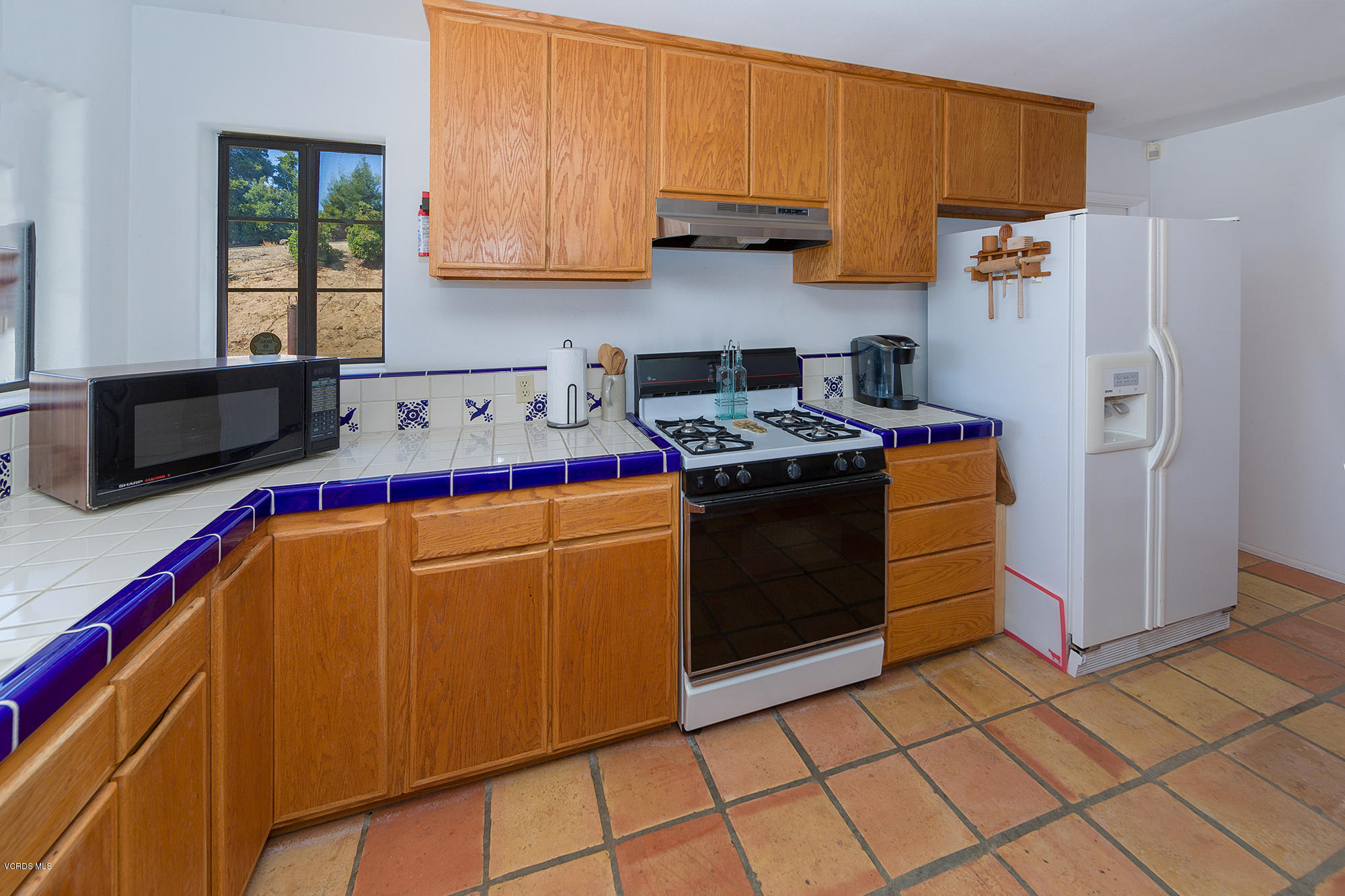 8205 Waters Road Moorpark, CA 93021 - Photo 9 of 21 55