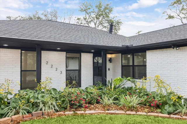 $3,100 | 2223 Latexo Drive, Houston, TX 77018