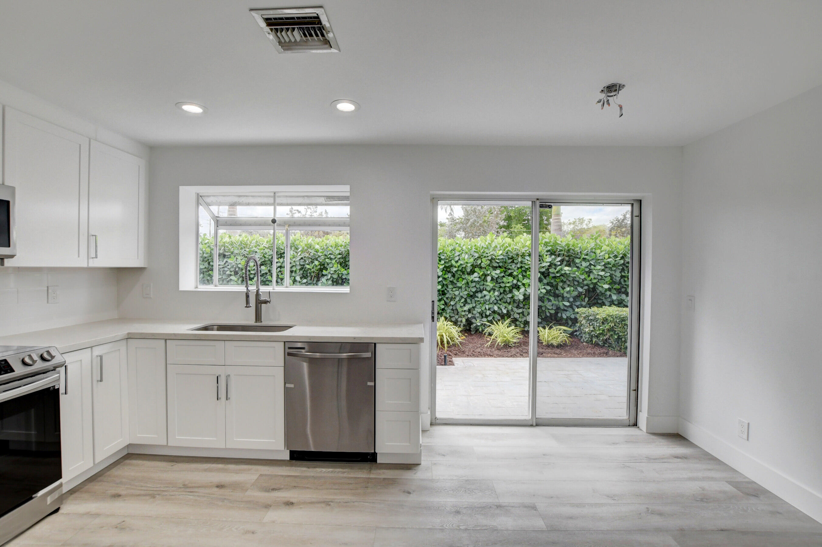 2268 Northwest 52nd Street Boca Raton, FL 33496 - Photo 10 of 44 kitchen