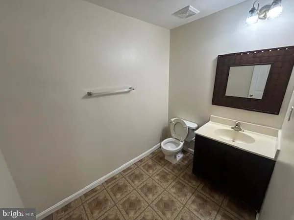 $2,800 | 1430 Wake Forest Drive, Gaithersburg, MD 20879