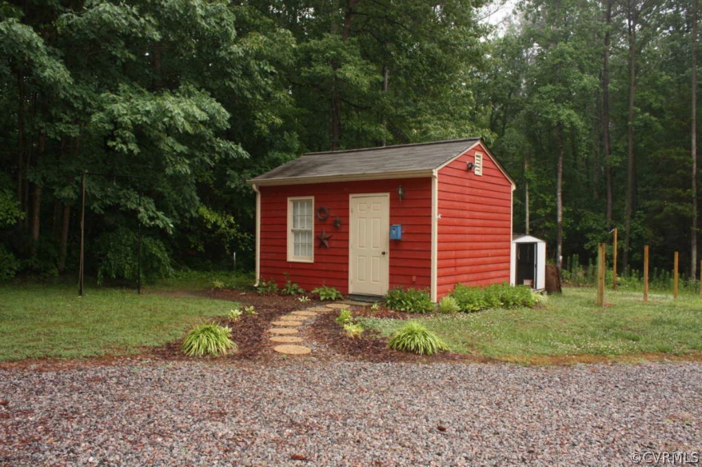 18005 Wilkinson Road Dinwiddie, VA 23841 - Photo 17 of 18 Gallery Image 17