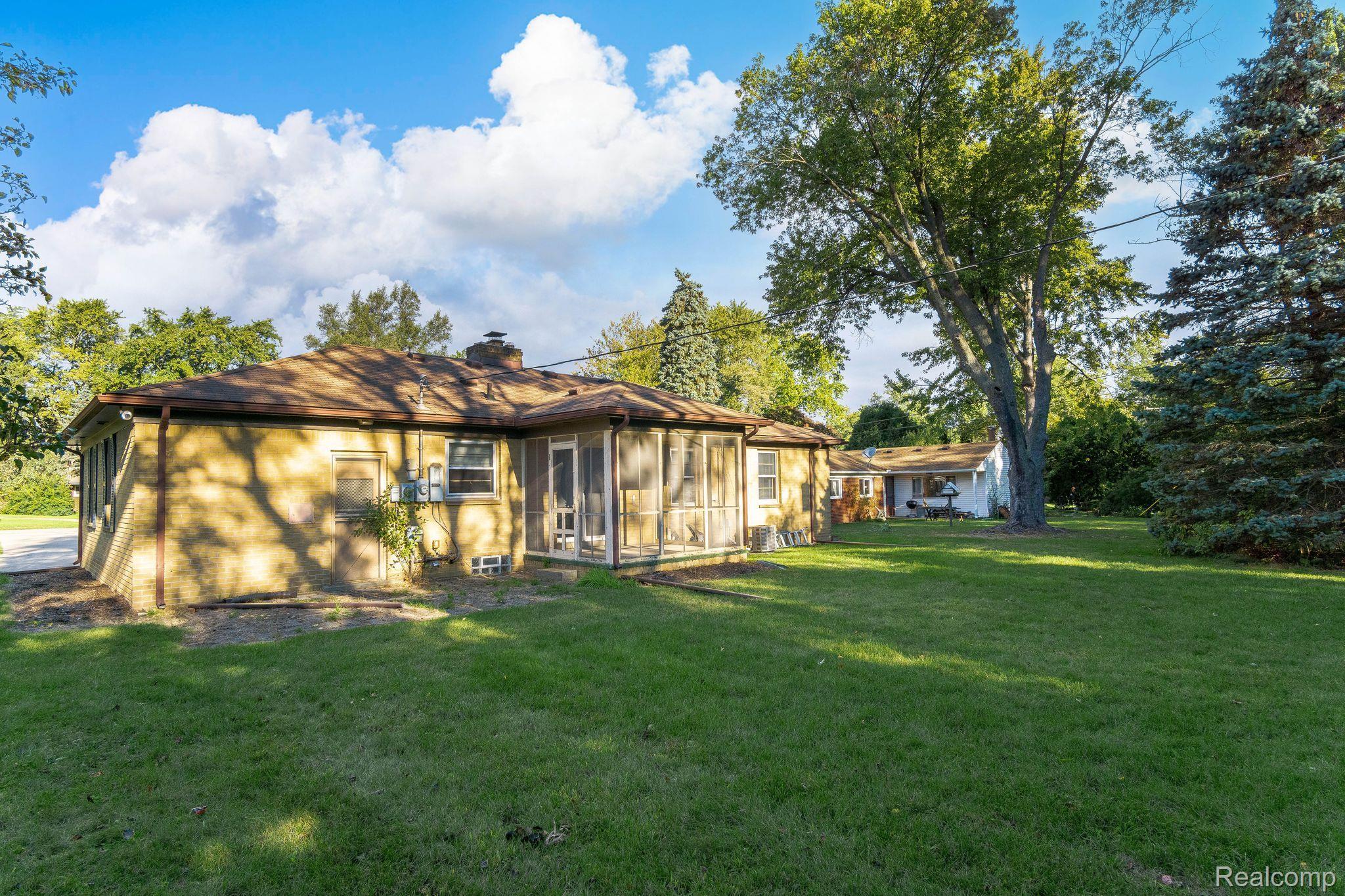 2281 Lancaster Road Bloomfield Hills, MI 48302 - Photo 32 of 37 Gallery Image 32
