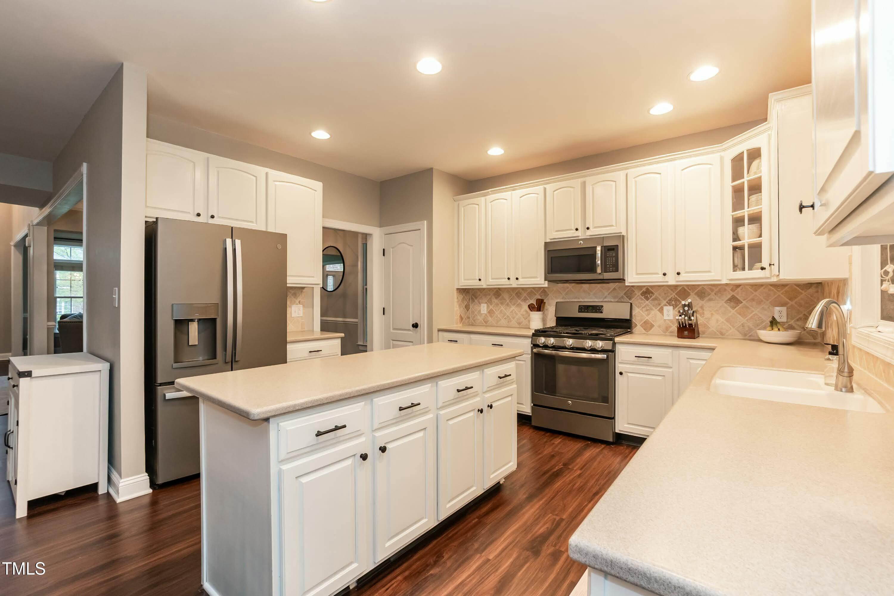 9225 Palm Bay Circle Raleigh, NC 27617 - Photo 12 of 39 tempImagexXf0BI