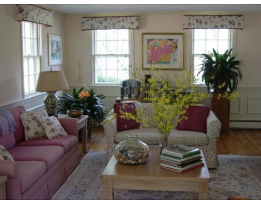 124 Hillcrest Road Concord, MA 01742 - Photo 5 of 12 Gallery Image 5